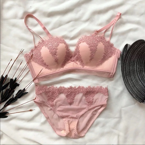 ❤️ NEW crochet trim bra & panty set - Picture 1 of 10